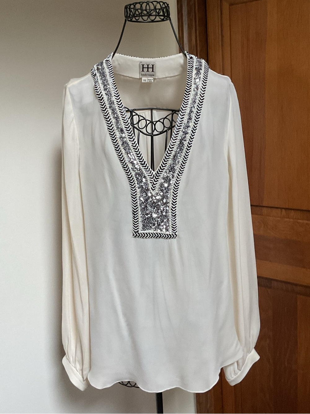 Haute Hippie Cream Long-Sleeve V-Neck Sequin Trim Blouse